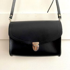 EUC Cambridge Satchel Company discontinued RARE large kisslock crossbody Black